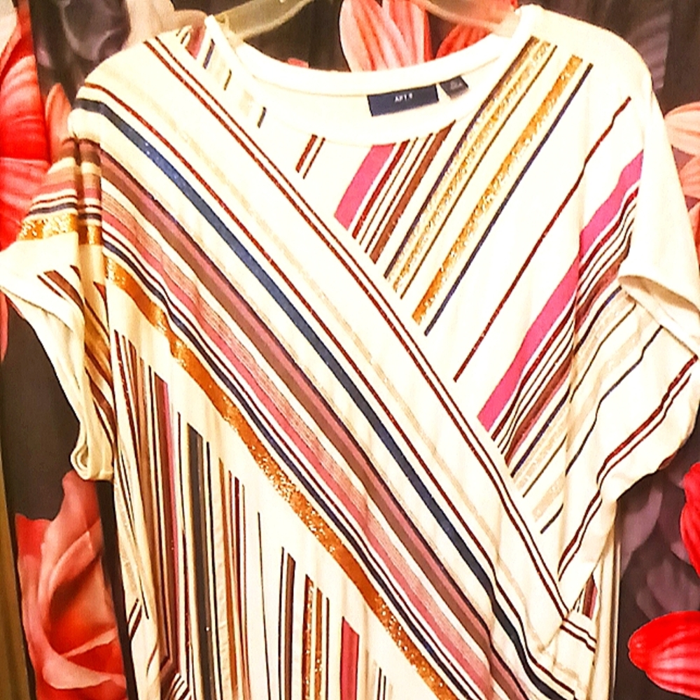 Womens XL short sleeve shirt